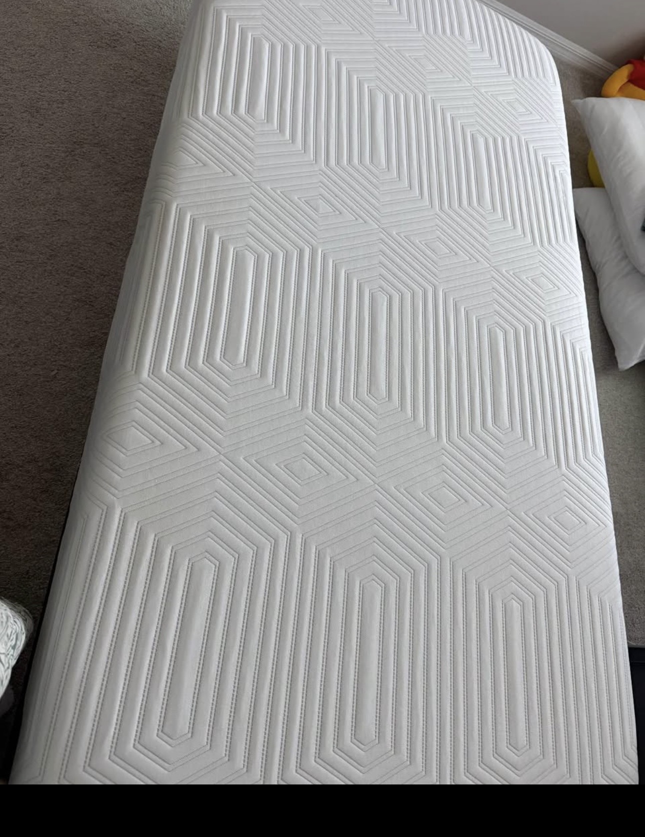 Twin Size Memory Foam Mattress – Like New, Clean, Comfortable
