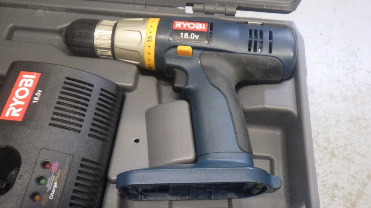 Cordless drill set